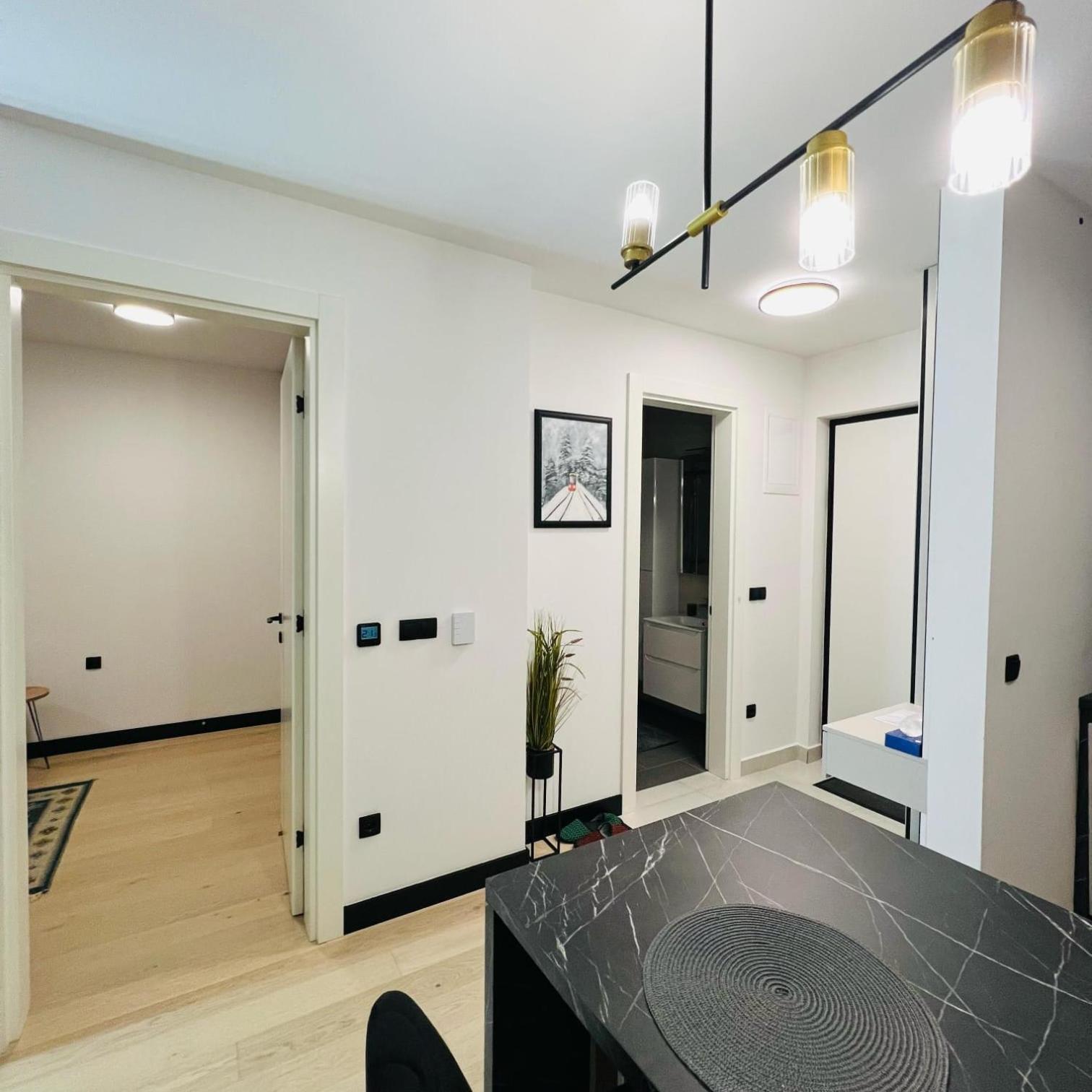 Apartman1105 Free Garage Apartment *