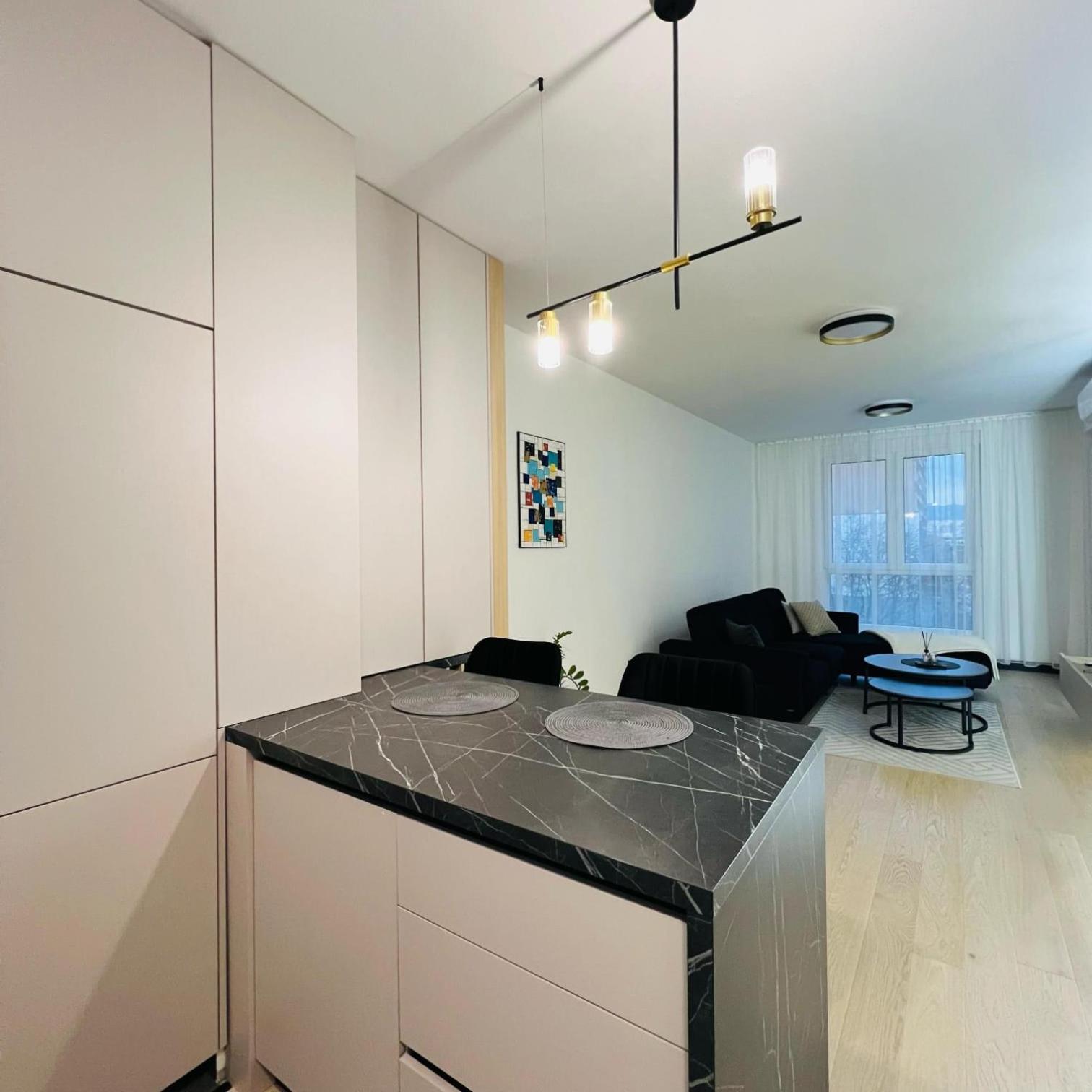 Apartman1105 Free Garage Apartment